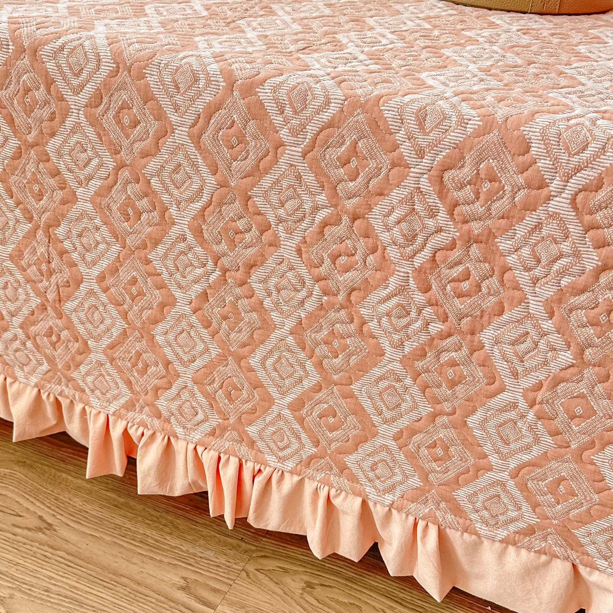 91家纺网 家纺一手货源 找家纺 手艺人家纺 2026新款双层纱夹棉防滑床盖炕盖-第三批 A37