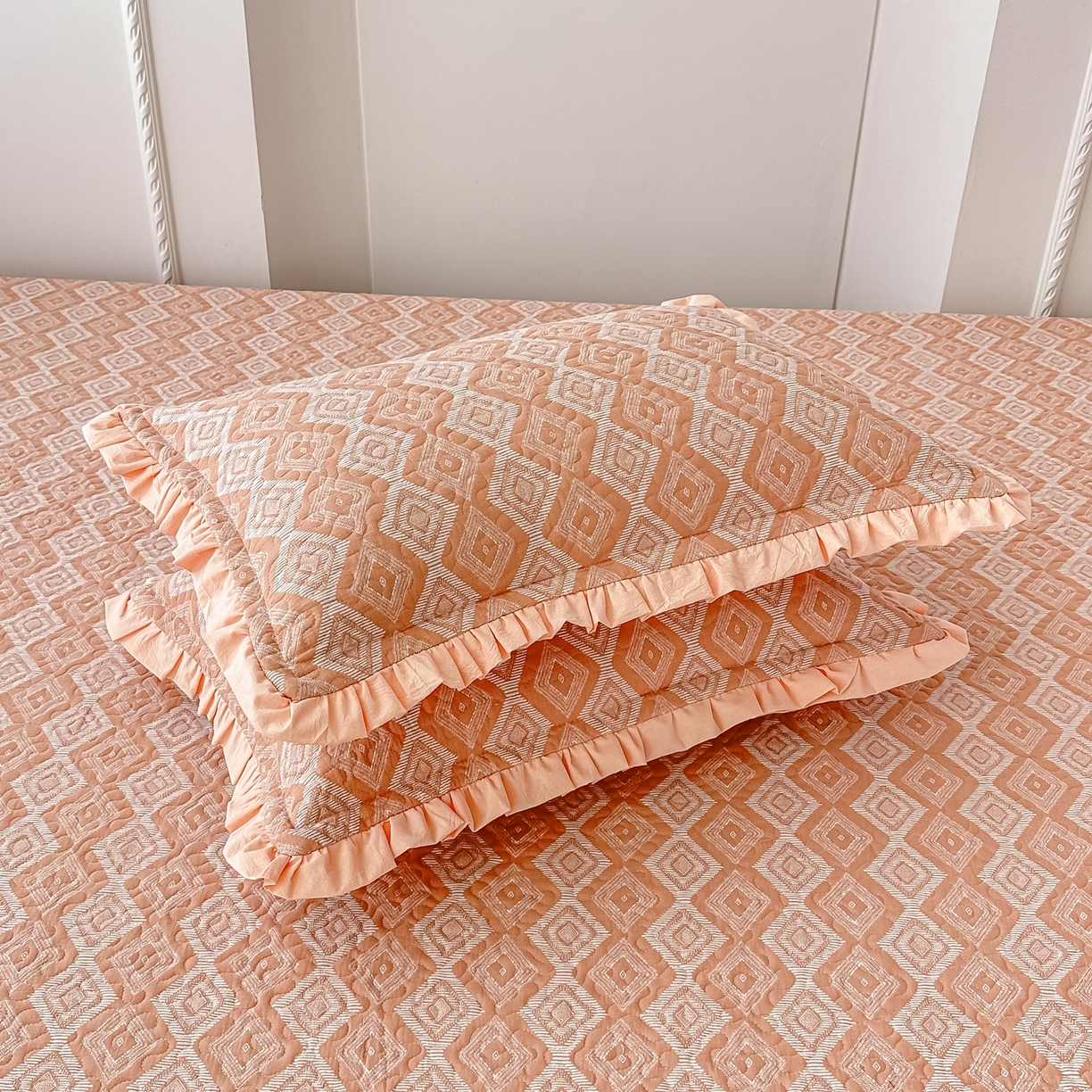 91家纺网 家纺一手货源 找家纺 手艺人家纺 2026新款双层纱夹棉防滑床盖炕盖-第三批 A37