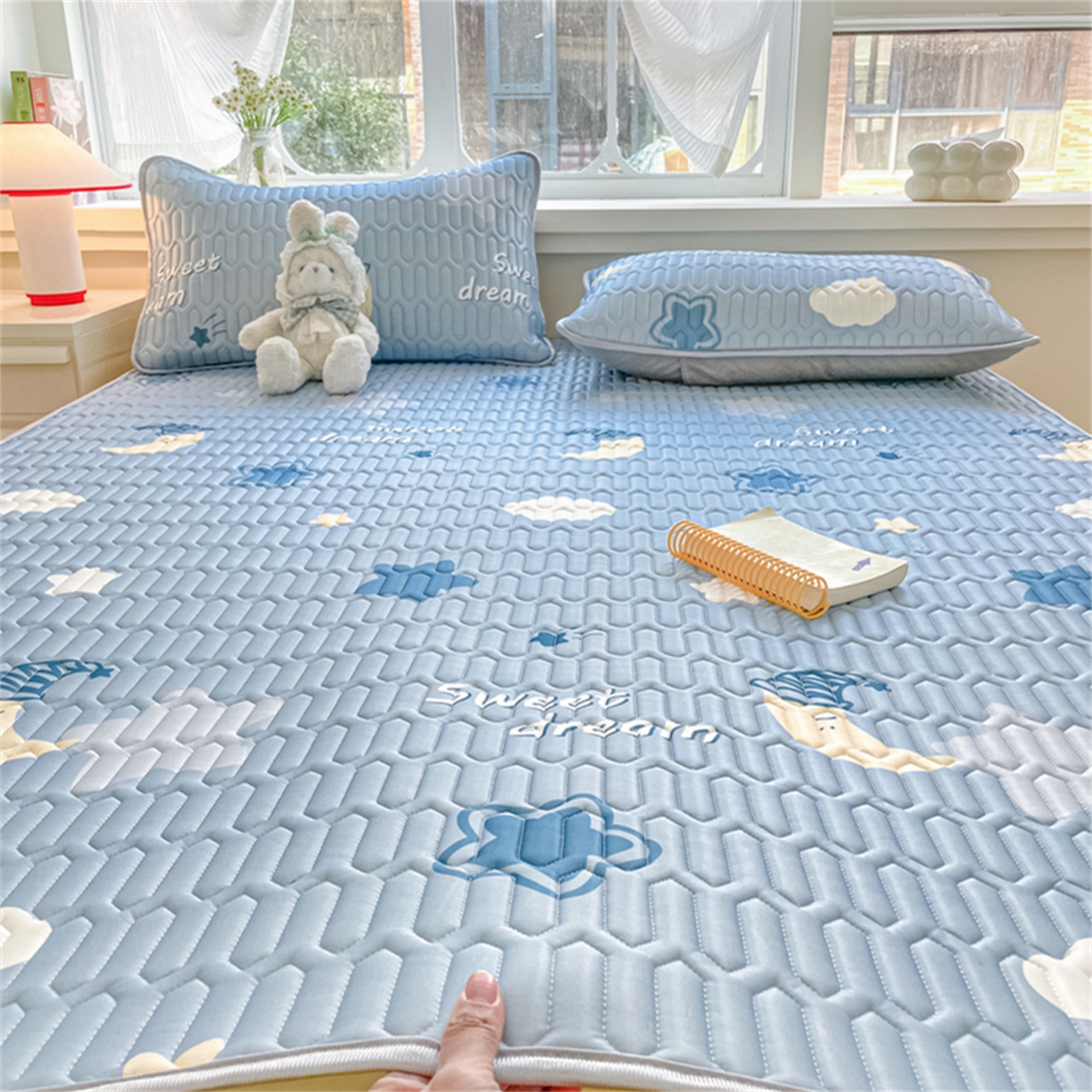 91家纺网 家纺一手货源 找家纺 （总）柒月家居 2026新款小清新乳胶凉席三件套