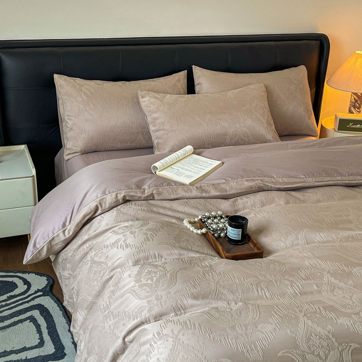 91家纺网 家纺一手货源 找家纺 乐家毛巾被（工厂自产自销） 2026春夏新款全棉60S长绒棉立体厚织提花四件套 缠绕