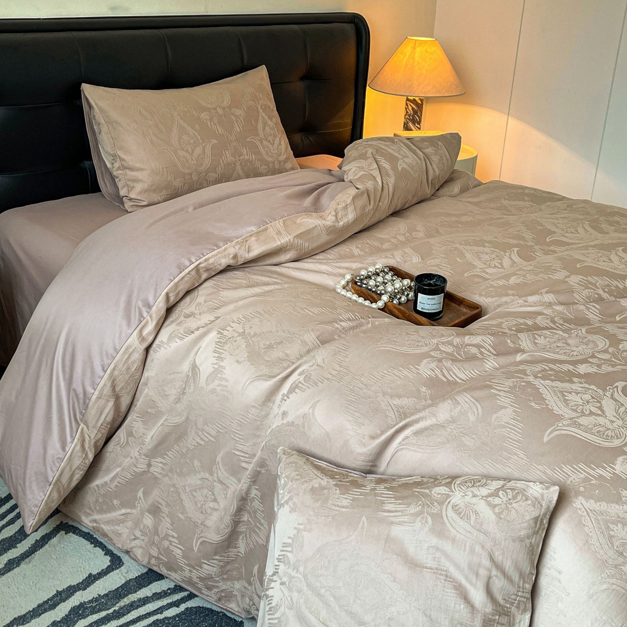 91家纺网 家纺一手货源 找家纺 乐家毛巾被（工厂自产自销） 2026春夏新款全棉60S长绒棉立体厚织提花四件套 缠绕