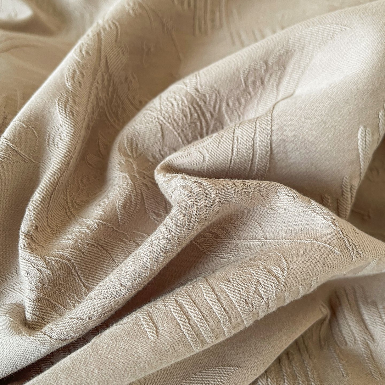 91家纺网 家纺一手货源 找家纺 乐家毛巾被（工厂自产自销） 2026春夏新款全棉60S长绒棉立体厚织提花四件套 缠绕