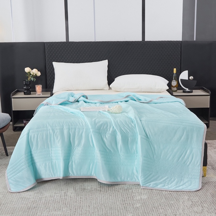 91家纺网 家纺一手货源 找家纺 手艺人家纺 2026新款夏季凉感冰丝爆款夏凉薄款被子空调水洗单人夏天双人宿舍可机洗 条纹浅绿