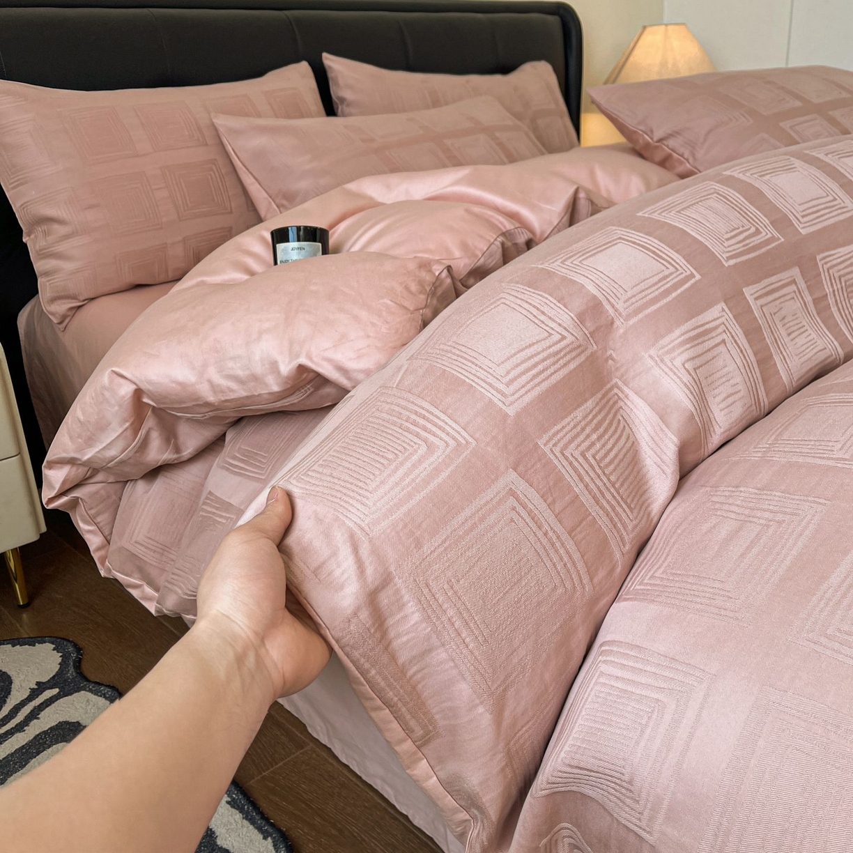 91家纺网 家纺一手货源 找家纺 乐家毛巾被（工厂自产自销） 2026春夏新款全棉60S长绒棉立体厚织提花四件套 叠框