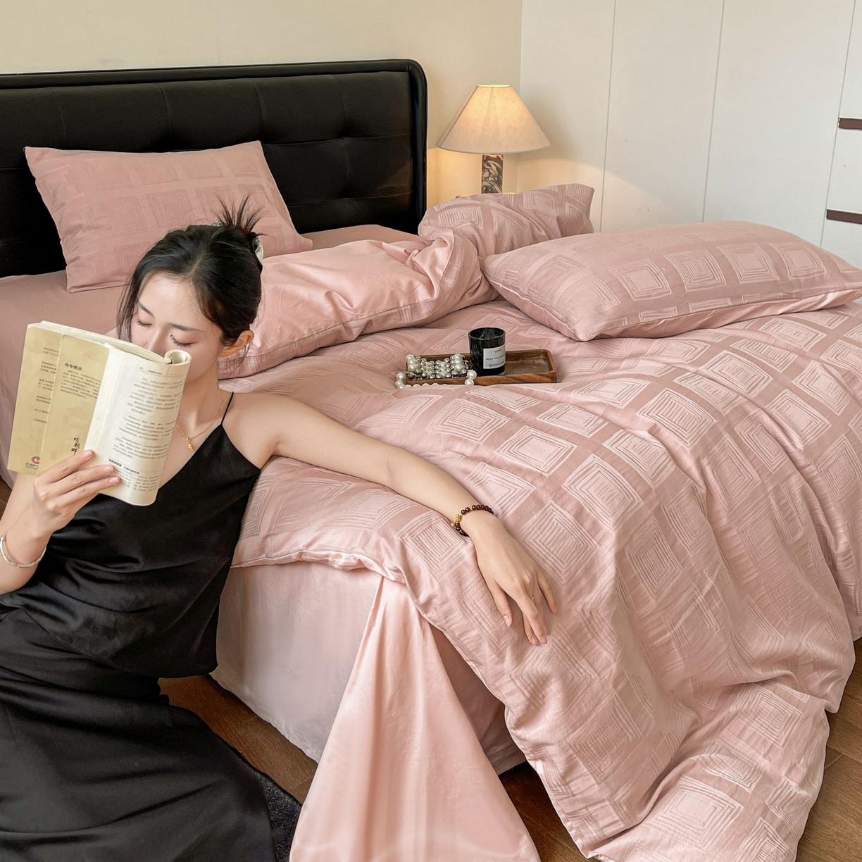 91家纺网 家纺一手货源 找家纺 乐家毛巾被（工厂自产自销） 2026春夏新款全棉60S长绒棉立体厚织提花四件套 叠框