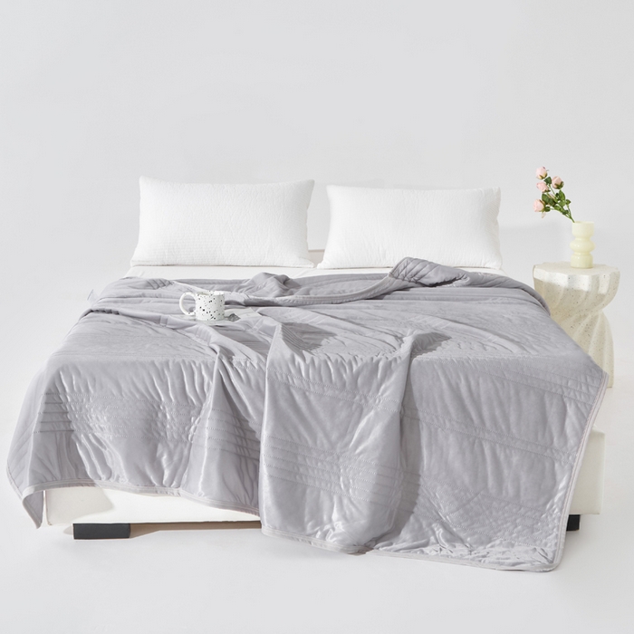 91家纺网 家纺一手货源 找家纺 手艺人家纺 2026新款夏季凉感冰丝爆款夏凉薄款被子空调水洗单人夏天双人宿舍可机洗 条纹灰色