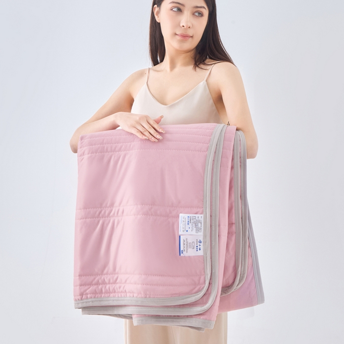 91家纺网 家纺一手货源 找家纺 手艺人家纺 2026新款夏季凉感冰丝爆款夏凉薄款被子空调水洗单人夏天双人宿舍可机洗 条纹粉色