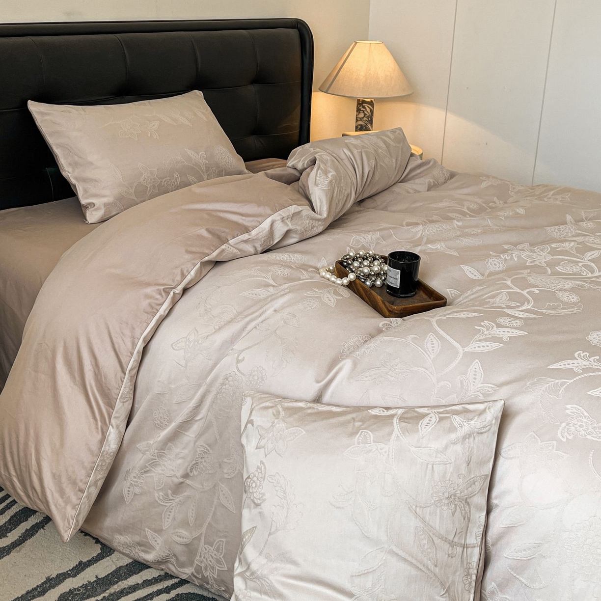 91家纺网 家纺一手货源 找家纺 乐家毛巾被（工厂自产自销） 2026春夏新款全棉60S长绒棉立体厚织提花四件套 浮光掠影