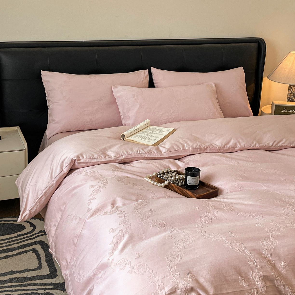 91家纺网 家纺一手货源 找家纺 乐家毛巾被（工厂自产自销） 2026春夏新款全棉60S长绒棉立体厚织提花四件套 花叶蝶影