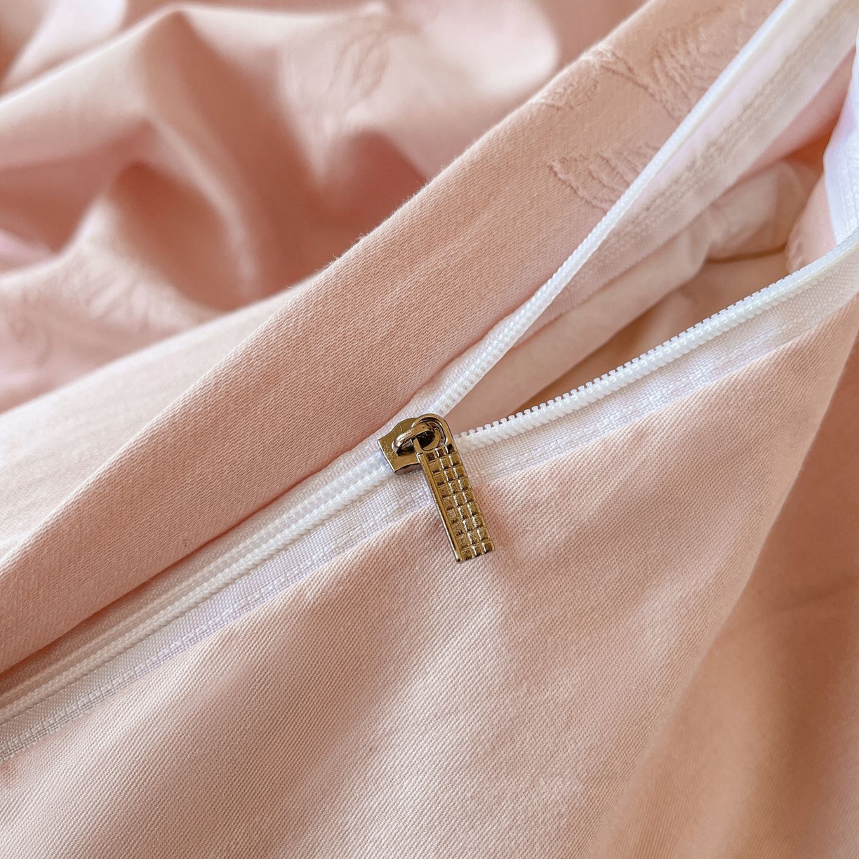 91家纺网 家纺一手货源 找家纺 乐家毛巾被（工厂自产自销） 2026春夏新款全棉60S长绒棉立体厚织提花四件套 花叶蝶影