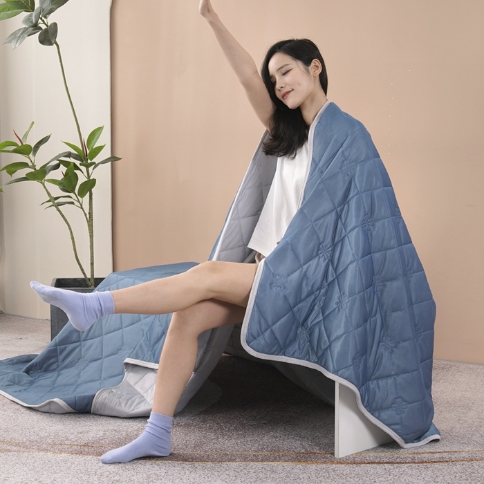 91家纺网 家纺一手货源 找家纺 手艺人家纺 2026新款夏季凉感冰丝爆款夏凉薄款被子空调水洗单人夏天双人宿舍可机洗 方格宝蓝