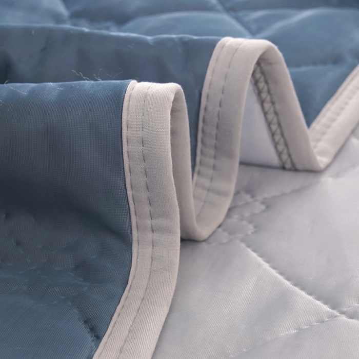 91家纺网 家纺一手货源 找家纺 手艺人家纺 2026新款夏季凉感冰丝爆款夏凉薄款被子空调水洗单人夏天双人宿舍可机洗 方格宝蓝