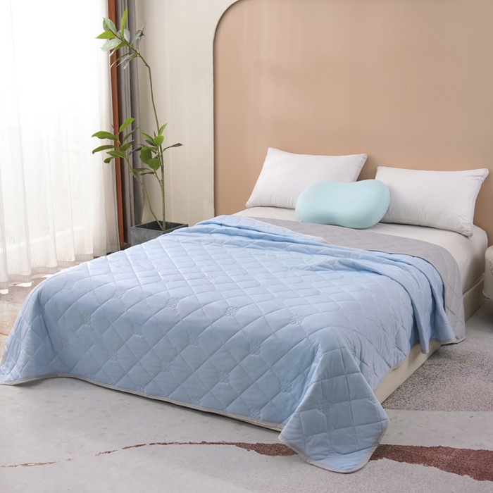 91家纺网 家纺一手货源 找家纺 手艺人家纺 2026新款夏季凉感冰丝爆款夏凉薄款被子空调水洗单人夏天双人宿舍可机洗 方格湖蓝