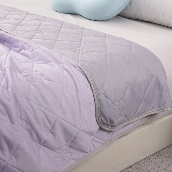 91家纺网 家纺一手货源 找家纺 手艺人家纺 2026新款夏季凉感冰丝爆款夏凉薄款被子空调水洗单人夏天双人宿舍可机洗 方格魅紫