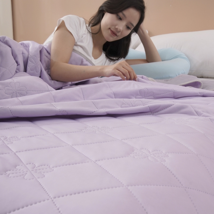 91家纺网 家纺一手货源 找家纺 手艺人家纺 2026新款夏季凉感冰丝爆款夏凉薄款被子空调水洗单人夏天双人宿舍可机洗 方格魅紫