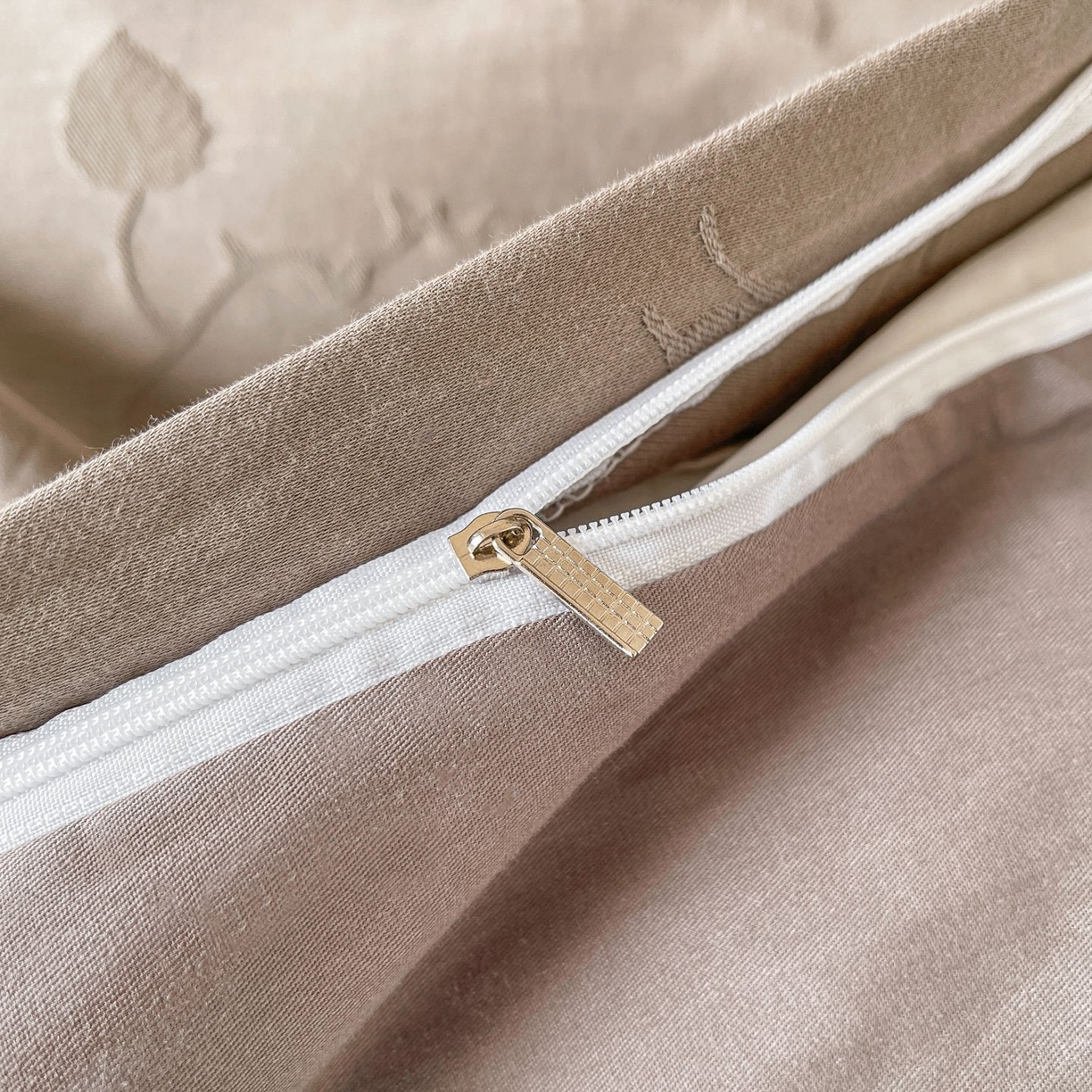 91家纺网 家纺一手货源 找家纺 乐家毛巾被（工厂自产自销） 2026春夏新款全棉60S长绒棉立体厚织提花四件套 露染