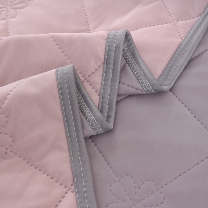 91家纺网 家纺一手货源 找家纺 手艺人家纺 2026新款夏季凉感冰丝爆款夏凉薄款被子空调水洗单人夏天双人宿舍可机洗 方格浅粉