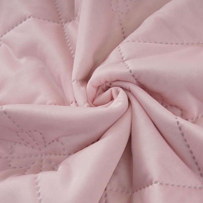 91家纺网 家纺一手货源 找家纺 手艺人家纺 2026新款夏季凉感冰丝爆款夏凉薄款被子空调水洗单人夏天双人宿舍可机洗 方格浅粉