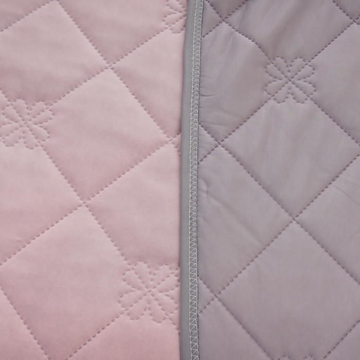 91家纺网 家纺一手货源 找家纺 手艺人家纺 2026新款夏季凉感冰丝爆款夏凉薄款被子空调水洗单人夏天双人宿舍可机洗 方格浅粉