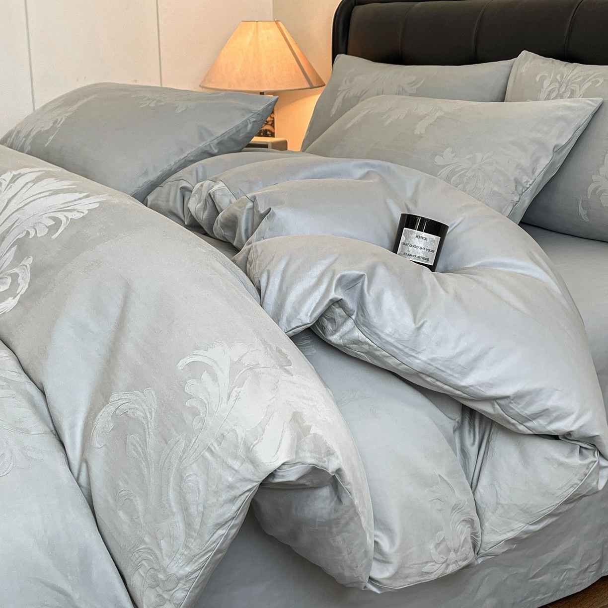 91家纺网 家纺一手货源 找家纺 乐家毛巾被（工厂自产自销） 2026春夏新款全棉60S长绒棉立体厚织提花四件套 掠影