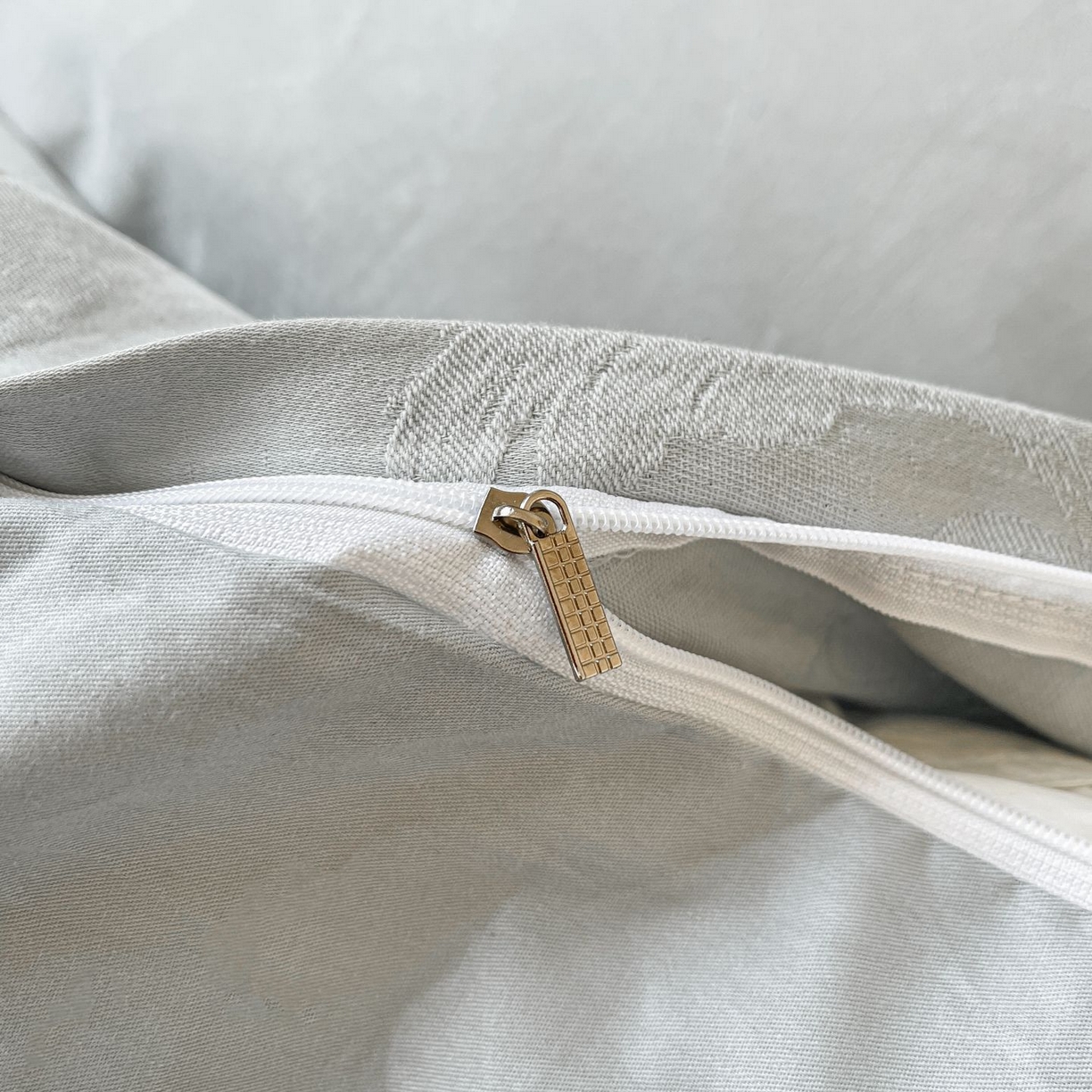 91家纺网 家纺一手货源 找家纺 乐家毛巾被（工厂自产自销） 2026春夏新款全棉60S长绒棉立体厚织提花四件套 掠影