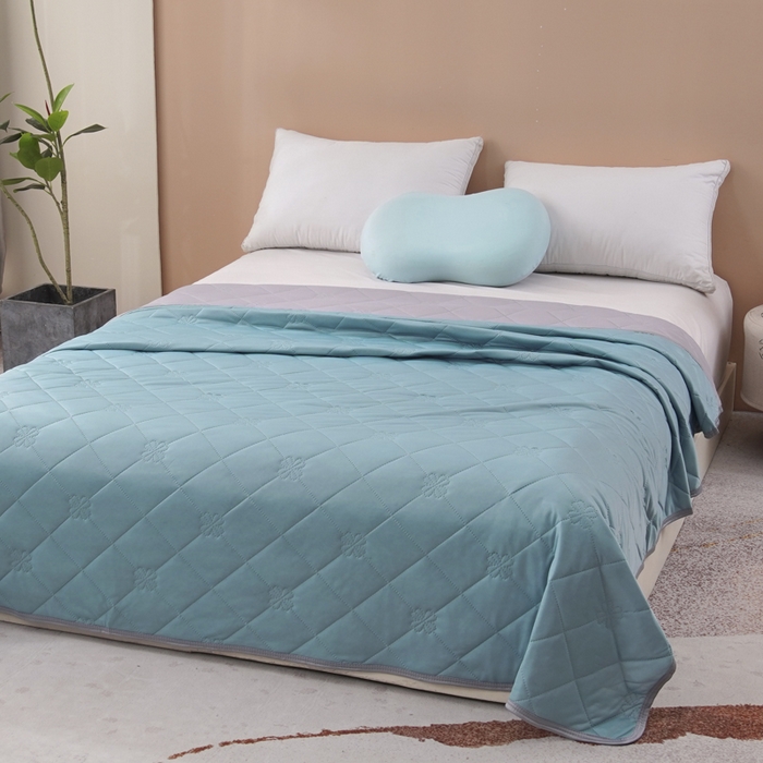 91家纺网 家纺一手货源 找家纺 手艺人家纺 2026新款夏季凉感冰丝爆款夏凉薄款被子空调水洗单人夏天双人宿舍可机洗 方格浅绿