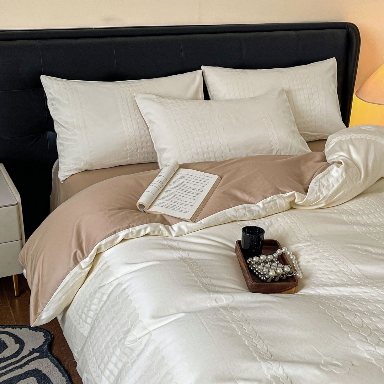 91家纺网 家纺一手货源 找家纺 乐家毛巾被（工厂自产自销） 2026春夏新款全棉60S长绒棉立体厚织提花四件套 落痕