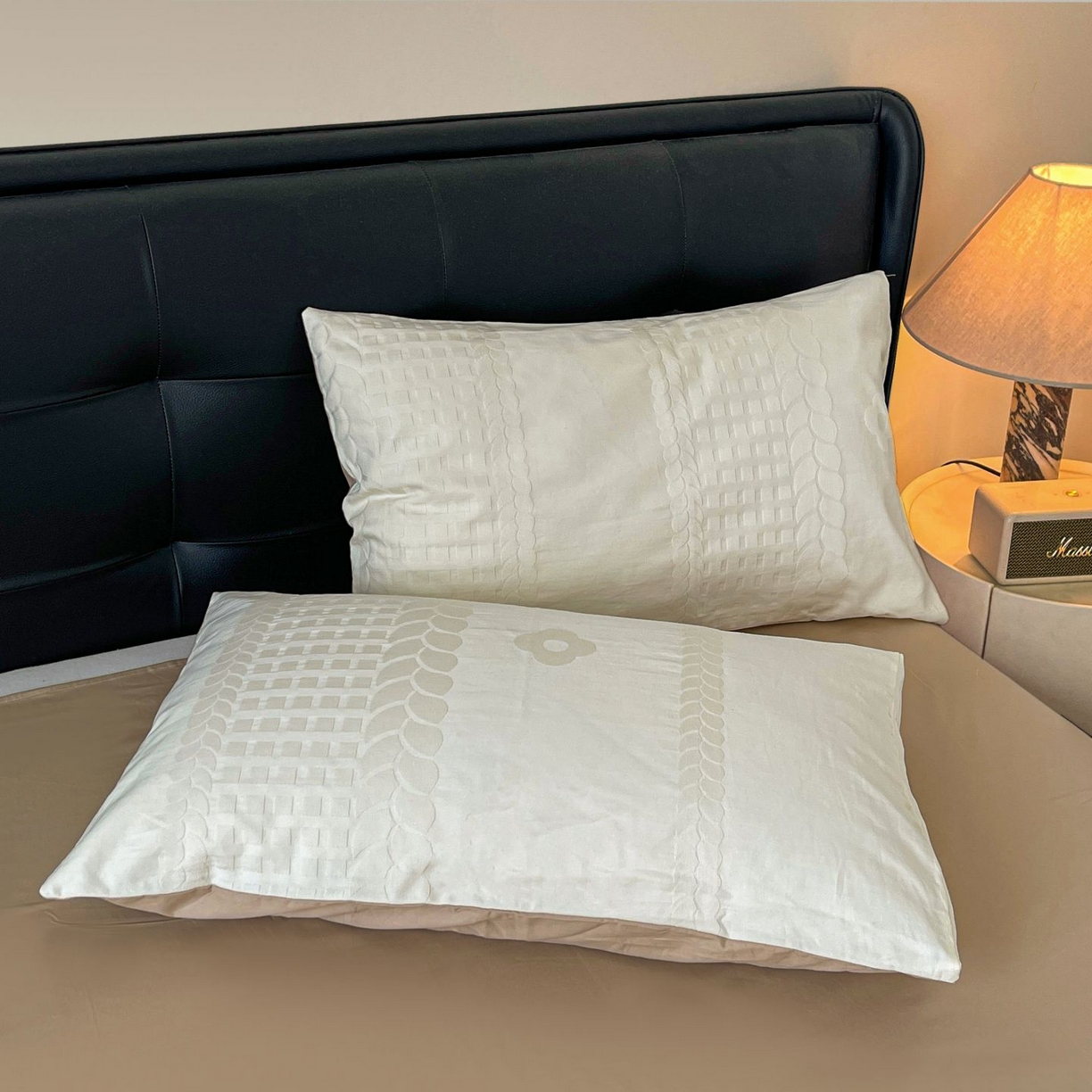 91家纺网 家纺一手货源 找家纺 乐家毛巾被（工厂自产自销） 2026春夏新款全棉60S长绒棉立体厚织提花四件套 落痕