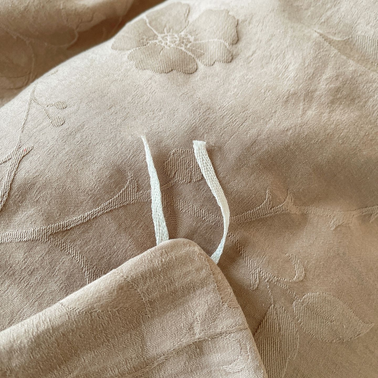 91家纺网 家纺一手货源 找家纺 乐家毛巾被（工厂自产自销） 2026春夏新款全棉60S长绒棉立体厚织提花四件套 蔓延