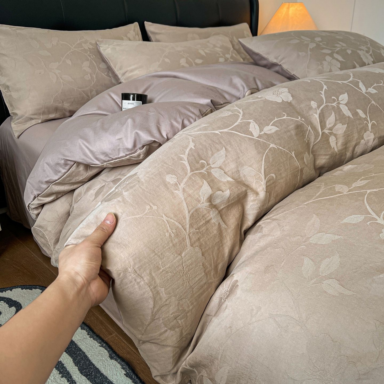 91家纺网 家纺一手货源 找家纺 乐家毛巾被（工厂自产自销） 2026春夏新款全棉60S长绒棉立体厚织提花四件套 蔓延