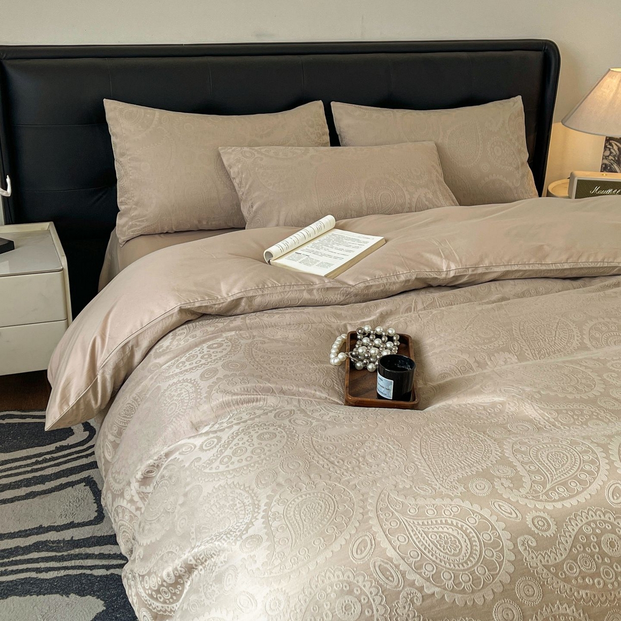 91家纺网 家纺一手货源 找家纺 乐家毛巾被（工厂自产自销） 2026春夏新款全棉60S长绒棉立体厚织提花四件套 浅迹