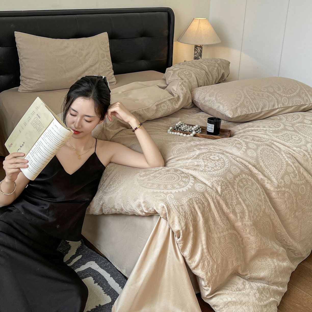 91家纺网 家纺一手货源 找家纺 乐家毛巾被（工厂自产自销） 2026春夏新款全棉60S长绒棉立体厚织提花四件套 浅迹