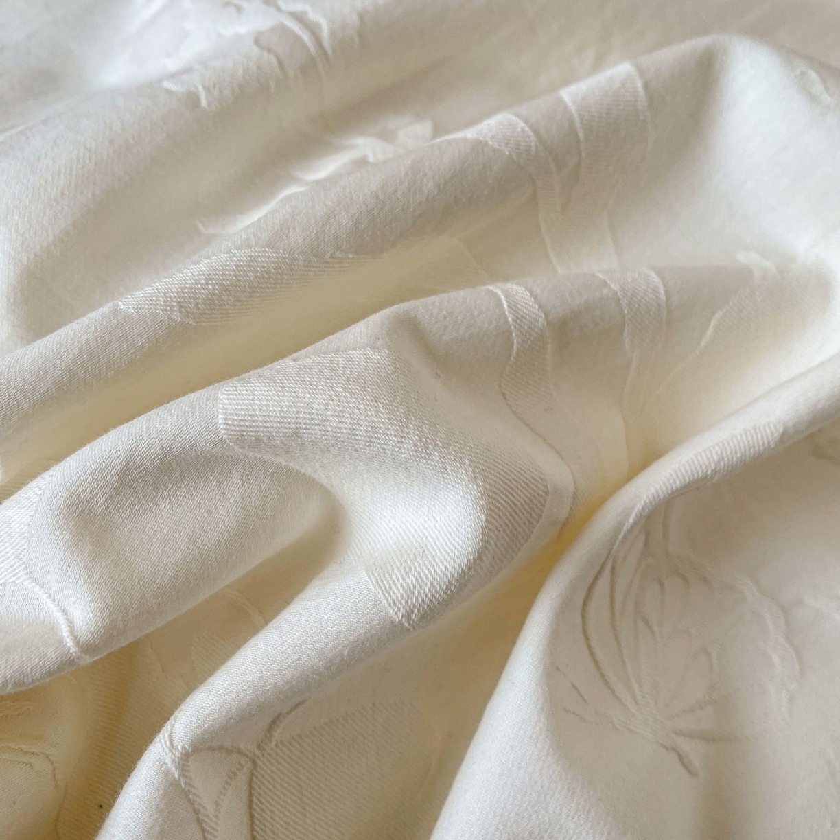 91家纺网 家纺一手货源 找家纺 乐家毛巾被（工厂自产自销） 2026春夏新款全棉60S长绒棉立体厚织提花四件套 素纹