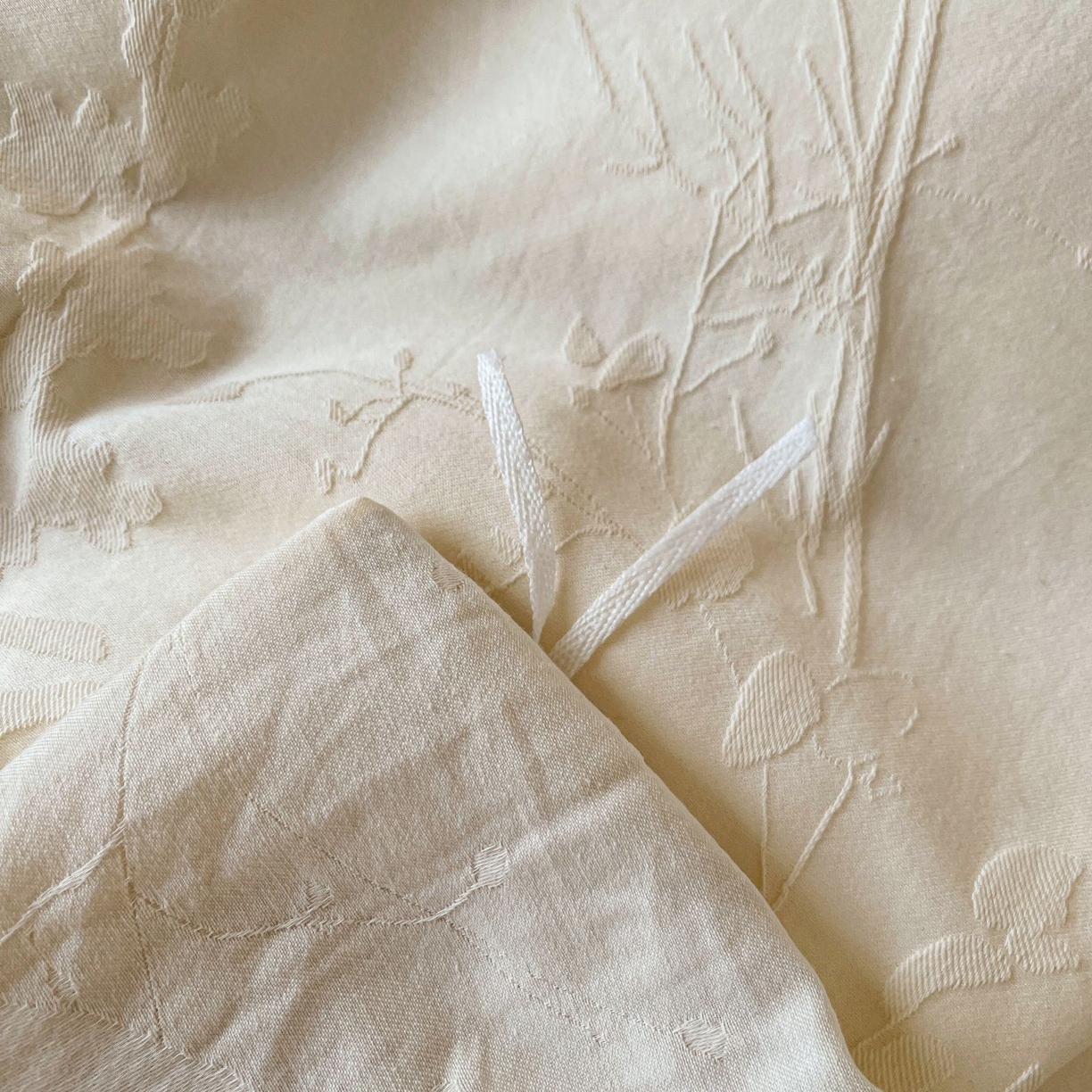 91家纺网 家纺一手货源 找家纺 乐家毛巾被（工厂自产自销） 2026春夏新款全棉60S长绒棉立体厚织提花四件套 素纹