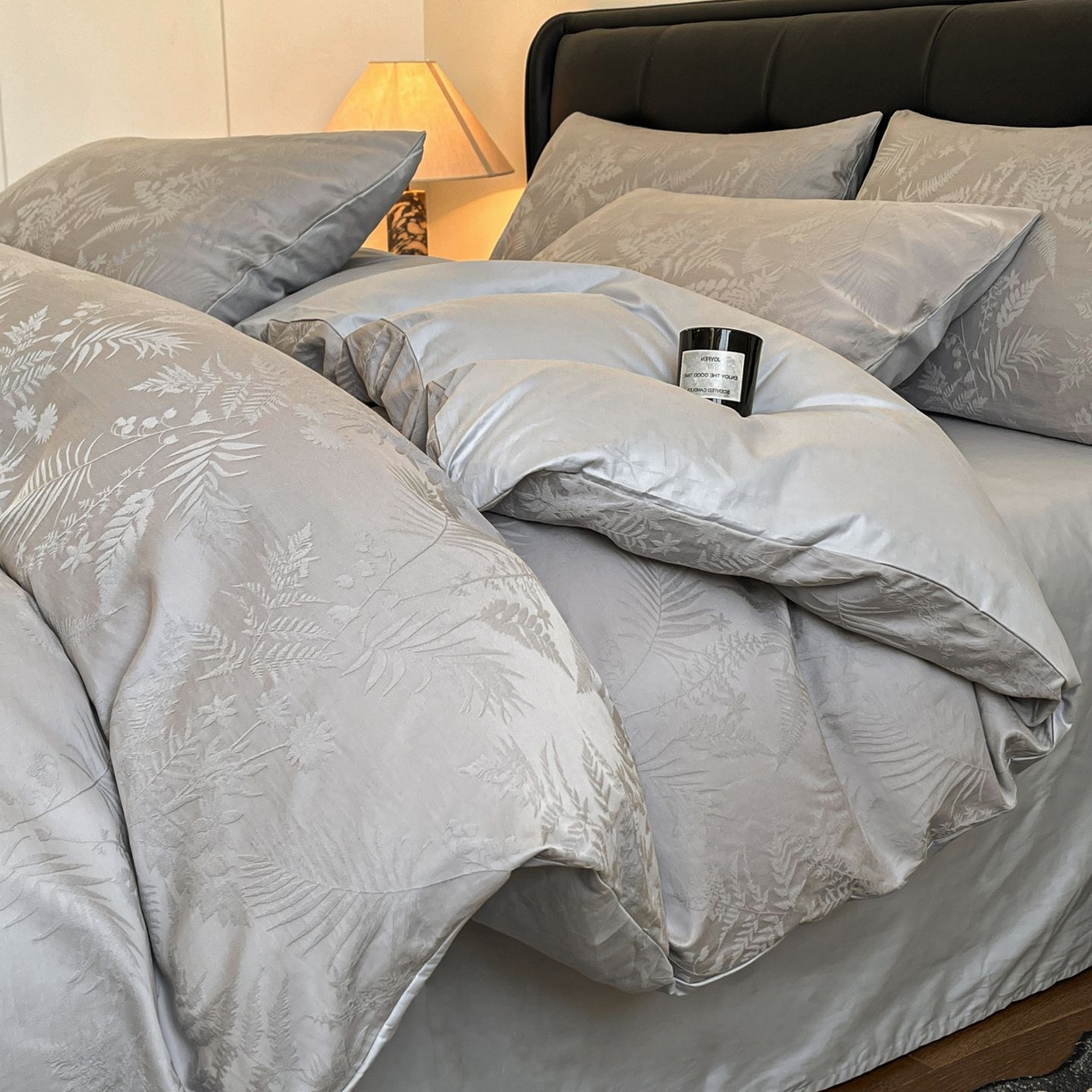 91家纺网 家纺一手货源 找家纺 乐家毛巾被（工厂自产自销） 2026春夏新款全棉60S长绒棉立体厚织提花四件套 碎影