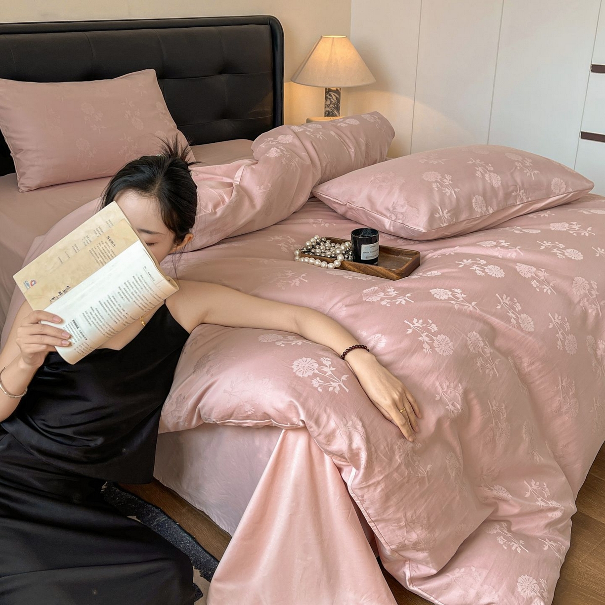 91家纺网 家纺一手货源 找家纺 乐家毛巾被（工厂自产自销） 2026春夏新款全棉60S长绒棉立体厚织提花四件套 叶间梦