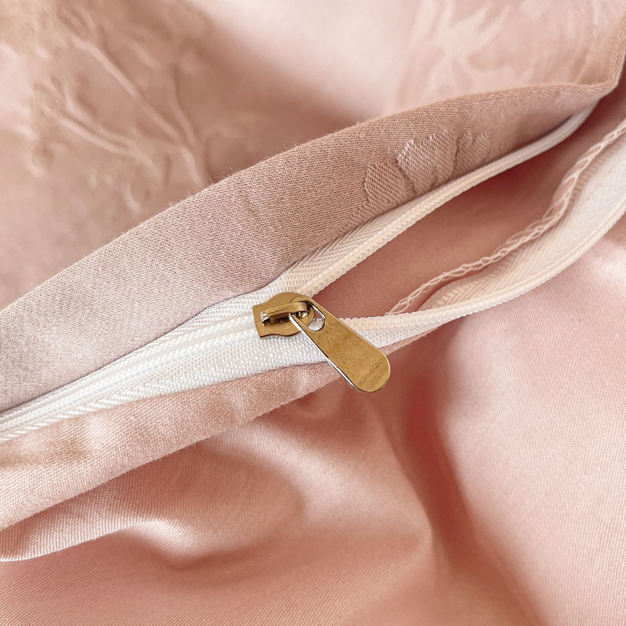 91家纺网 家纺一手货源 找家纺 乐家毛巾被（工厂自产自销） 2026春夏新款全棉60S长绒棉立体厚织提花四件套 叶间梦