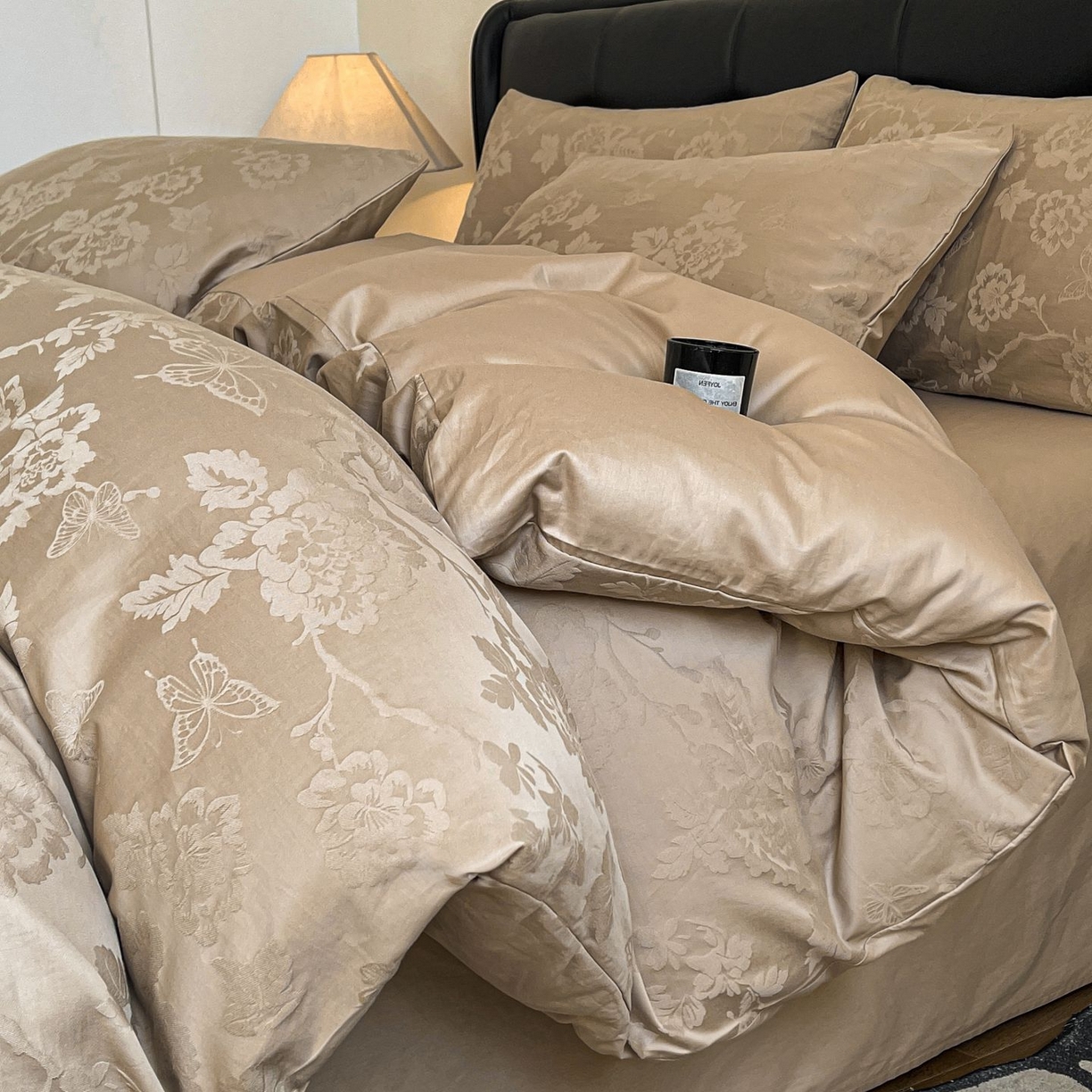 91家纺网 家纺一手货源 找家纺 乐家毛巾被（工厂自产自销） 2026春夏新款全棉60S长绒棉立体厚织提花四件套 隐花