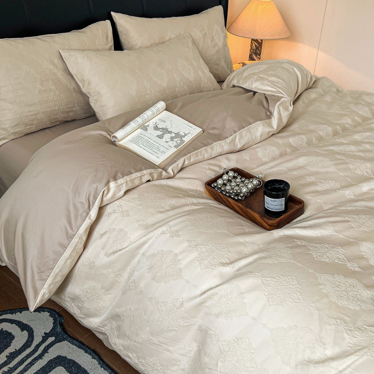 91家纺网 家纺一手货源 找家纺 乐家毛巾被（工厂自产自销） 2026春夏新款全棉60S长绒棉立体厚织提花四件套 余影