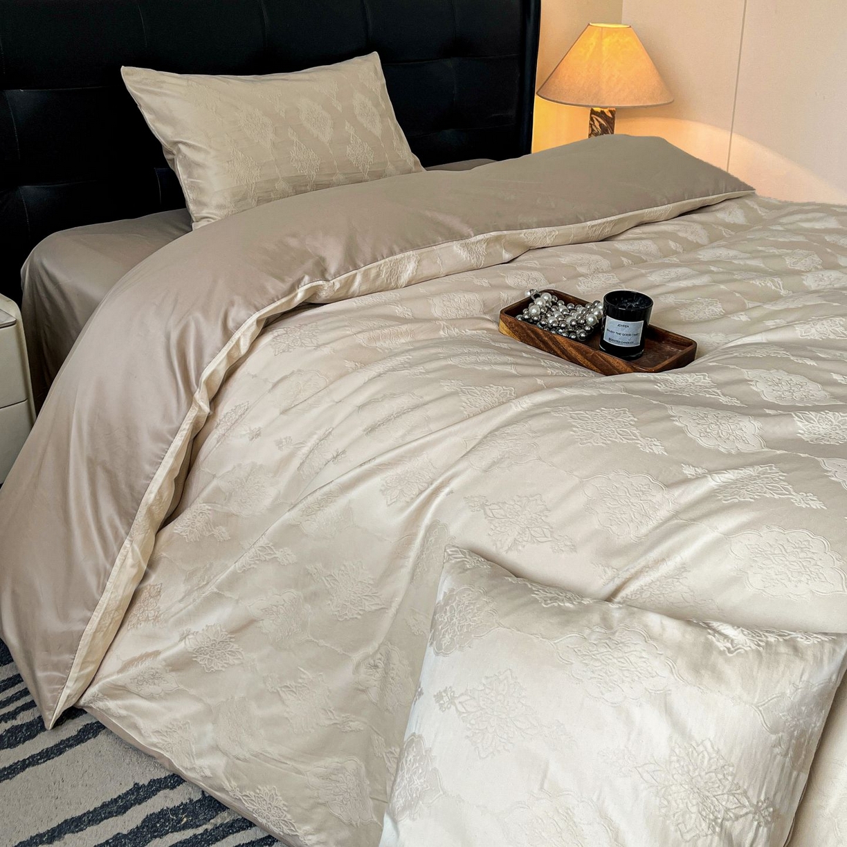 91家纺网 家纺一手货源 找家纺 乐家毛巾被（工厂自产自销） 2026春夏新款全棉60S长绒棉立体厚织提花四件套 余影