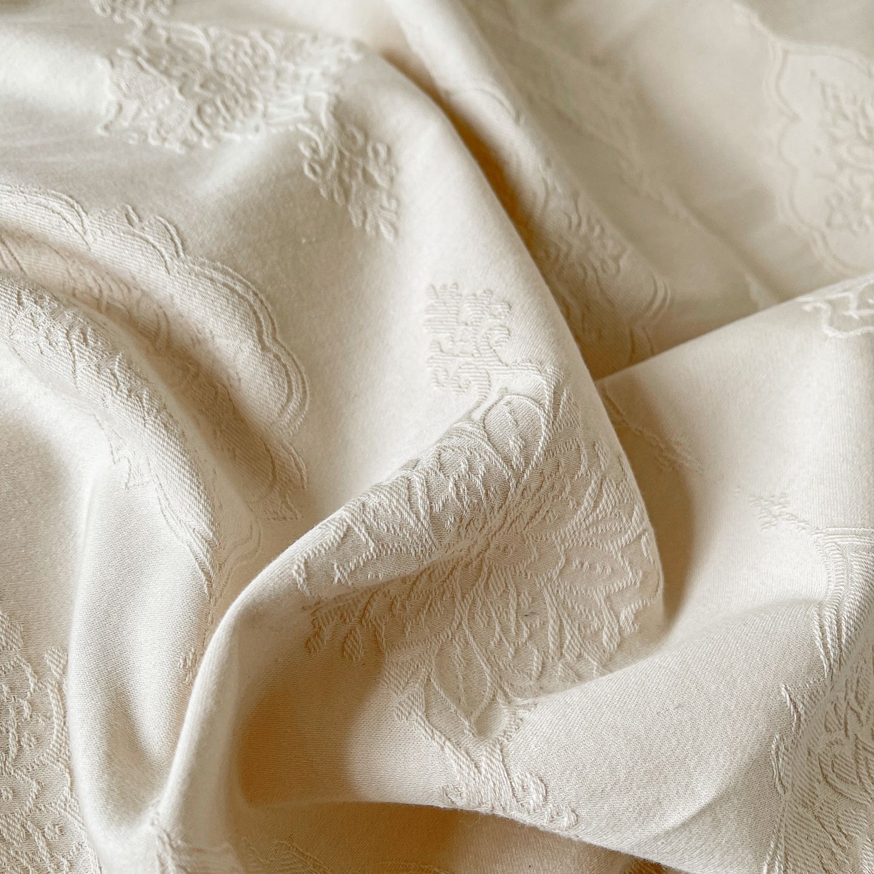 91家纺网 家纺一手货源 找家纺 乐家毛巾被（工厂自产自销） 2026春夏新款全棉60S长绒棉立体厚织提花四件套 余影