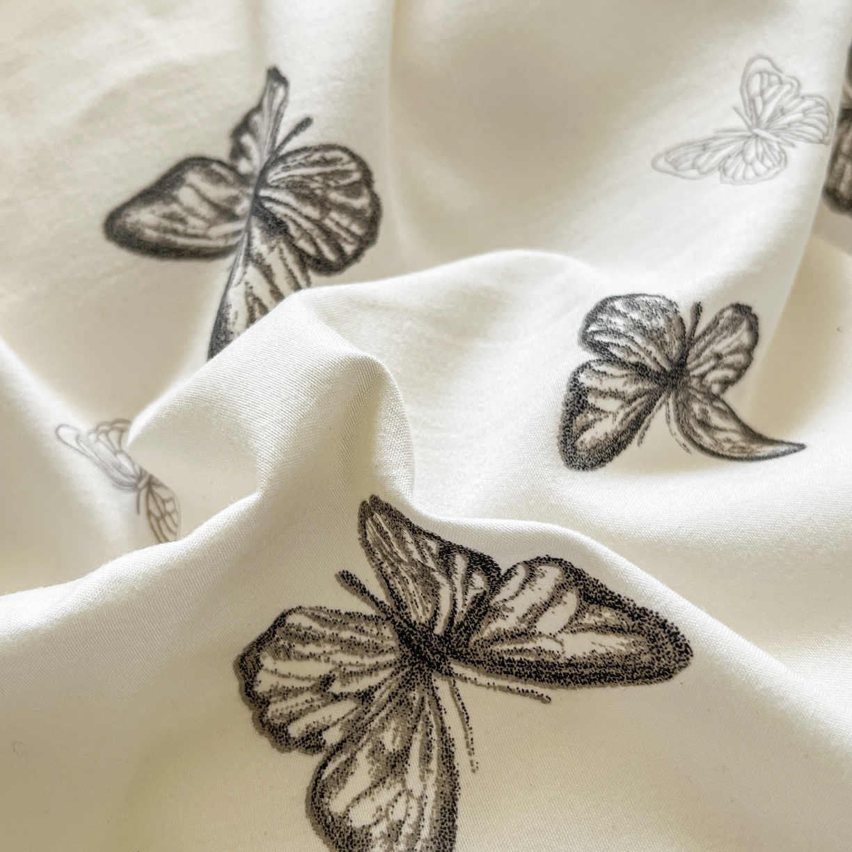 91家纺网 家纺一手货源 找家纺 雅眠居 2026新款直播爆款古法仿棉双层蕾丝花边床盖四件套 蝴蝶印记