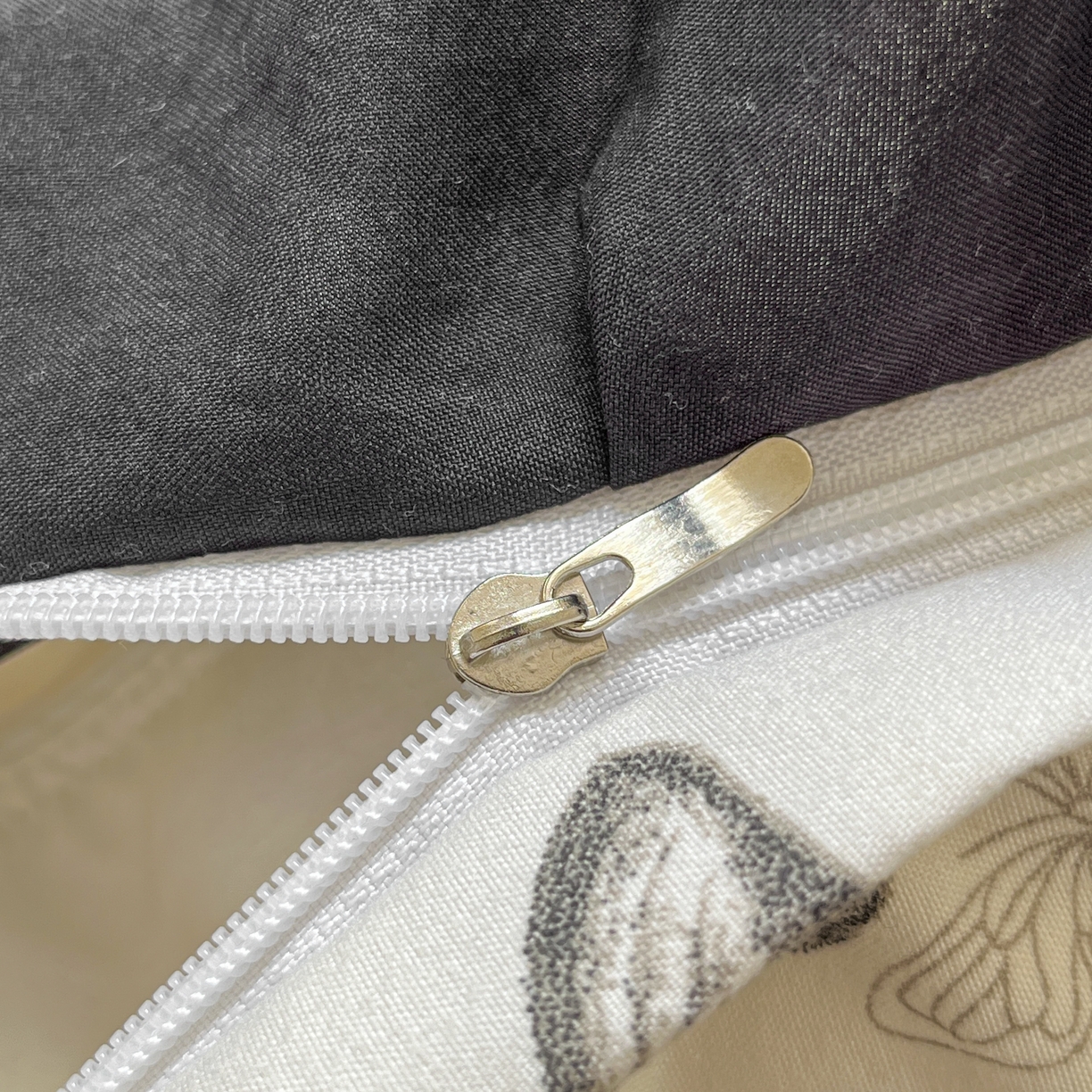 91家纺网 家纺一手货源 找家纺 雅眠居 2026新款直播爆款古法仿棉双层蕾丝花边床盖四件套 蝴蝶印记