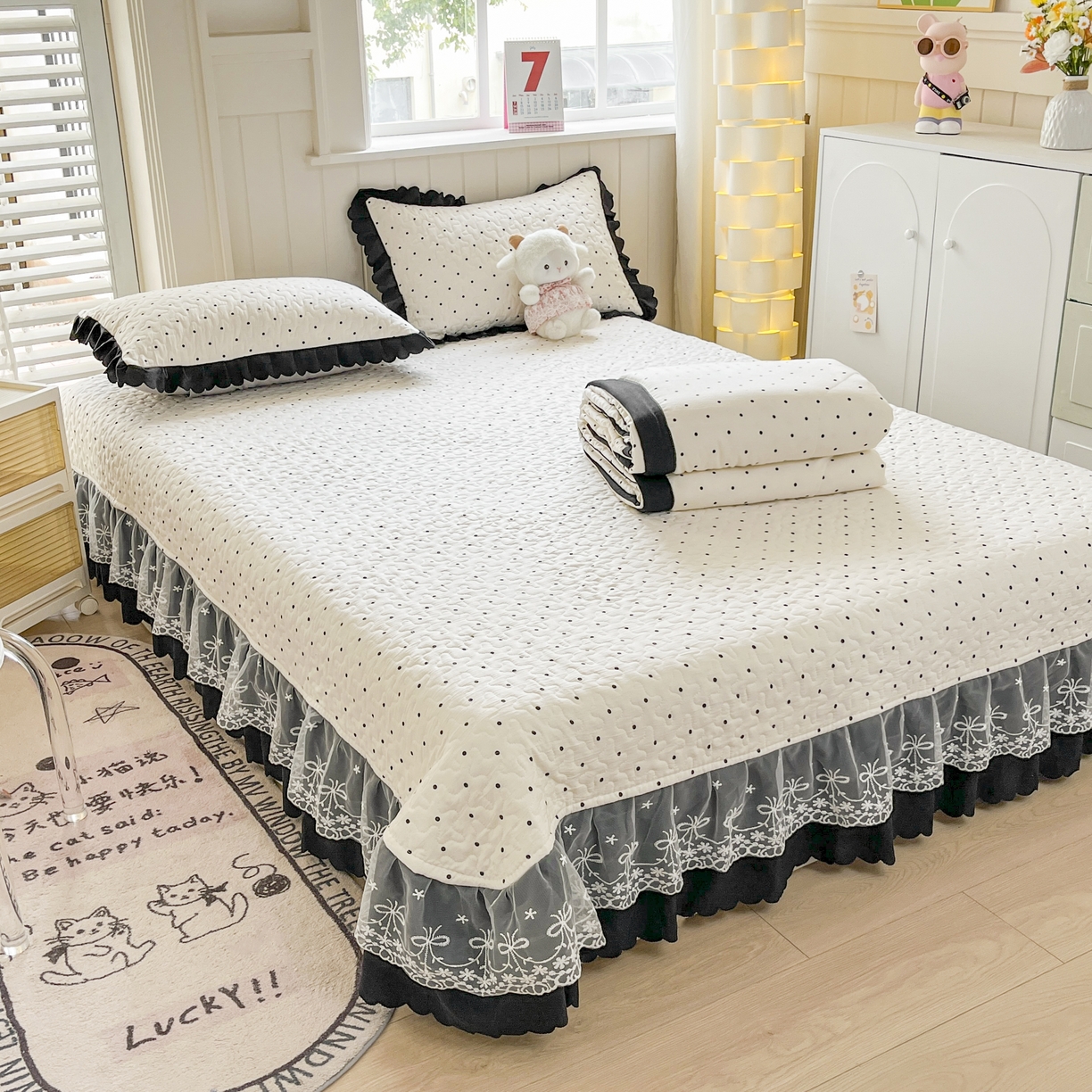 91家纺网 家纺一手货源 找家纺 雅眠居 2026新款直播爆款古法仿棉双层蕾丝花边床盖四件套 奶油波点