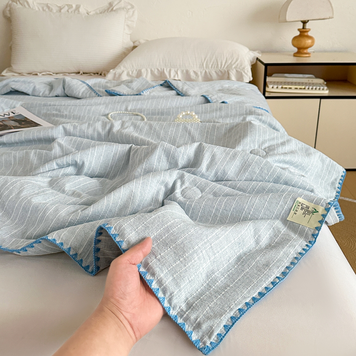 91家纺网 家纺一手货源 找家纺 鑫利来家纺 2026新款纯色无印风夏被简约素色法式麻夏凉被阳离子色织提花单人双人学生夏凉被 青禾-雾蓝