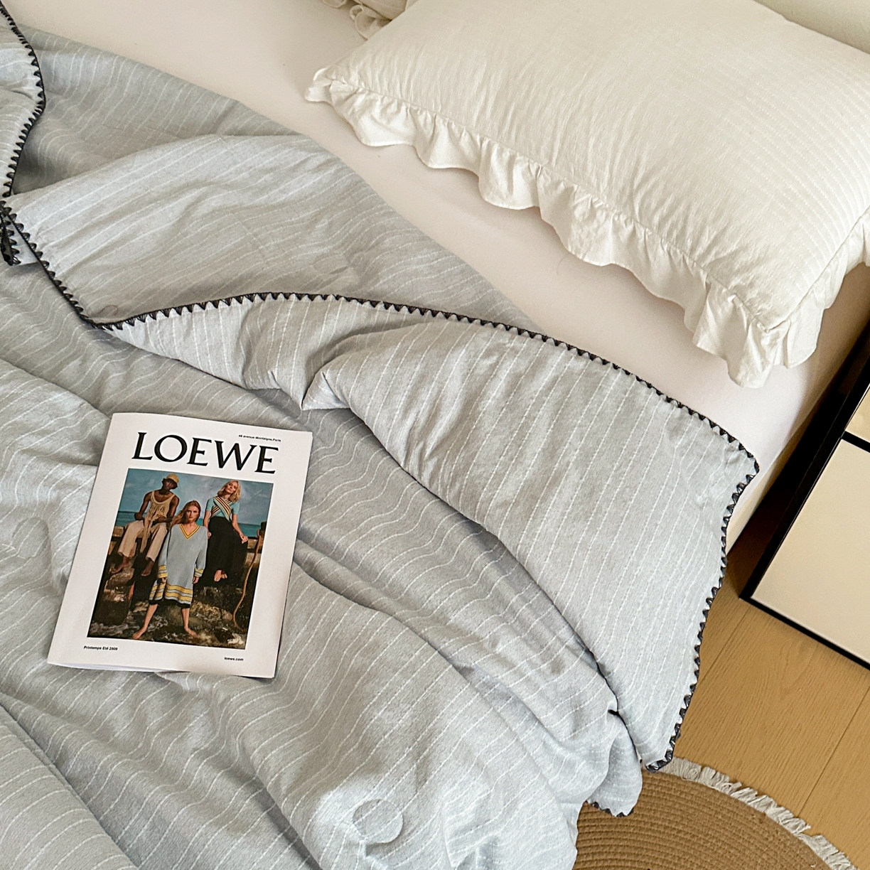 91家纺网 家纺一手货源 找家纺 鑫利来家纺 2026新款纯色无印风夏被简约素色法式麻夏凉被阳离子色织提花单人双人学生夏凉被 青禾-浅灰