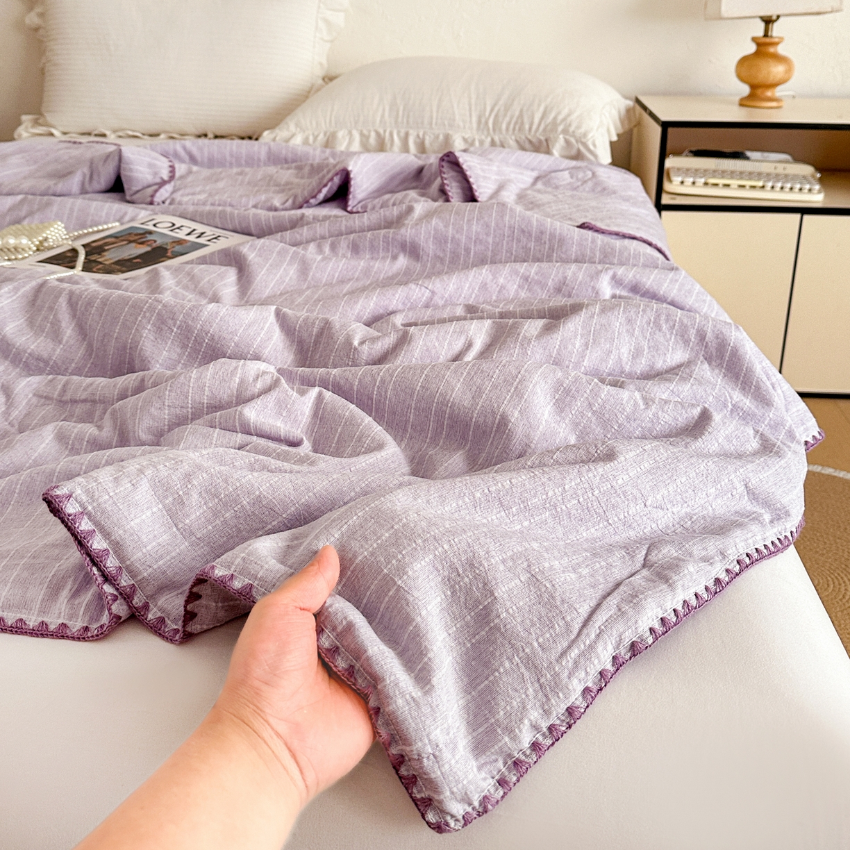 91家纺网 家纺一手货源 找家纺 鑫利来家纺 2026新款纯色无印风夏被简约素色法式麻夏凉被阳离子色织提花单人双人学生夏凉被 青禾-浅紫