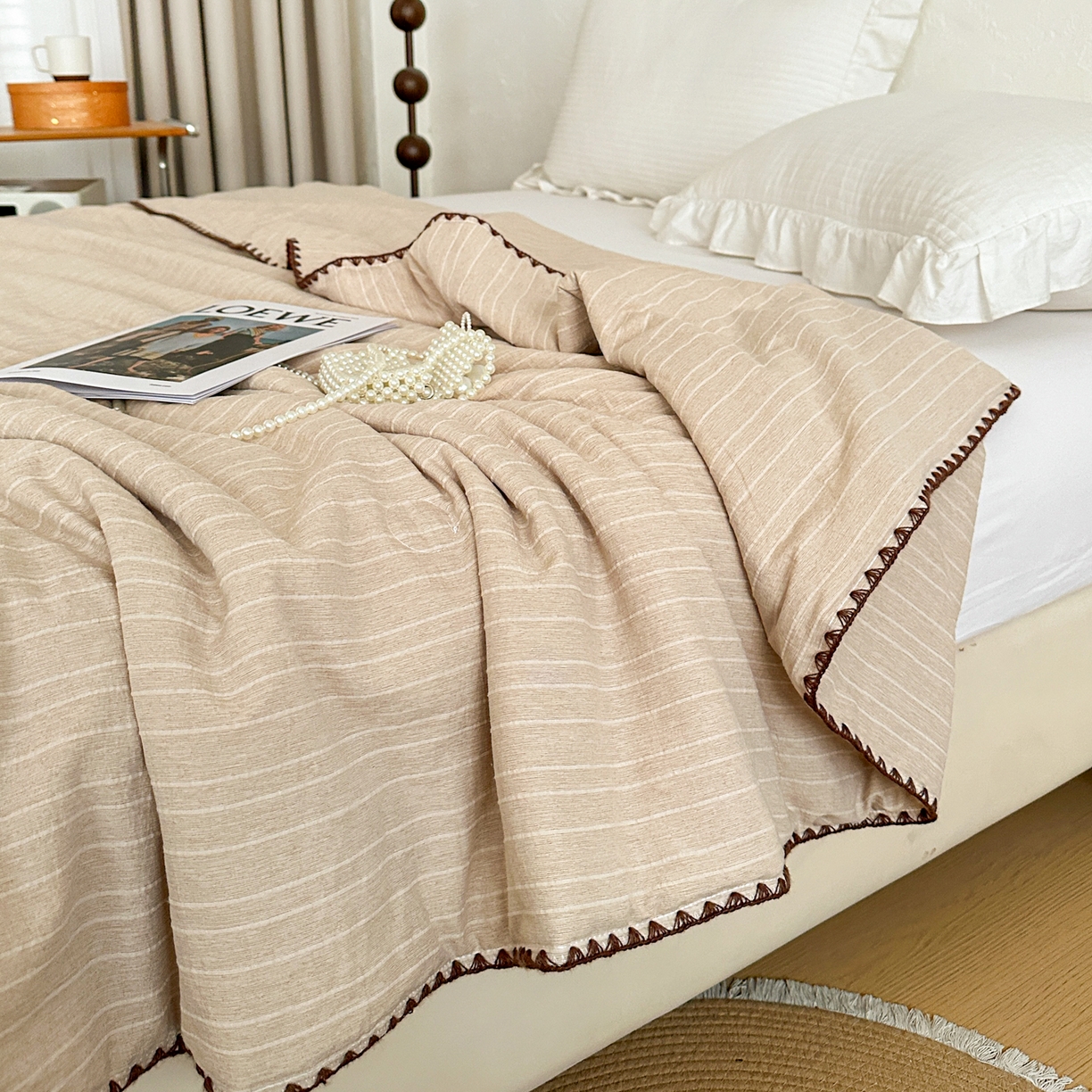 91家纺网 家纺一手货源 找家纺 鑫利来家纺 2026新款纯色无印风夏被简约素色法式麻夏凉被阳离子色织提花单人双人学生夏凉被 青禾-奶咖