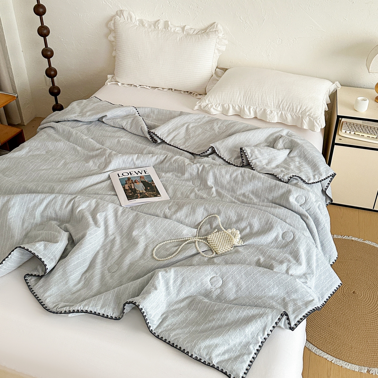 91家纺网 家纺一手货源 找家纺 鑫利来家纺 2026新款纯色无印风夏被简约素色法式麻夏凉被阳离子色织提花单人双人学生夏凉被 青禾-浅灰