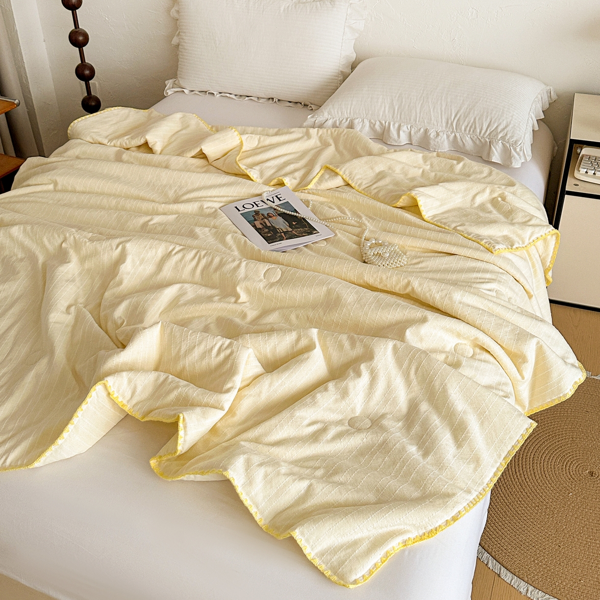 91家纺网 家纺一手货源 找家纺 鑫利来家纺 2026新款纯色无印风夏被简约素色法式麻夏凉被阳离子色织提花单人双人学生夏凉被 青禾-米黄